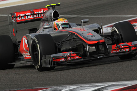 En McLaren se lo piensan y Lewis Hamilton estará en los test de Mugello