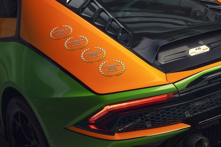 Lamborghini Aventador Svj Roadster 63 Y Huracan Evo Gt 4