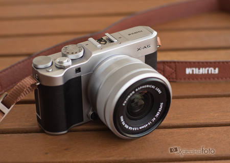 Fujifilm X-A5, análisis: Una sin espejo de inicio, sencilla pero muy completa y atractiva, para seducir a vloggers y youtubers