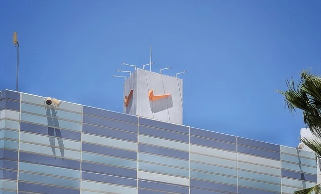 Nike 2