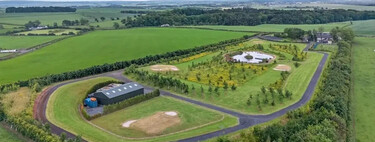 Se construyó una pista de motos en su casa para cumplir el sueño de todo motero. Ahora la ha puesto a la venta 