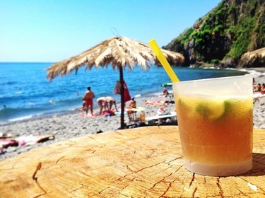 Música, copas y preciosas puestas de sol en Zion Project en Madeira