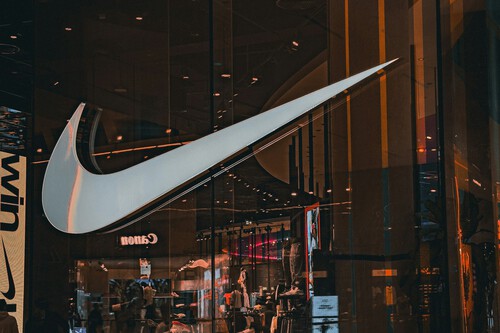 Llegan a Nike las rebajas de fin de temporada para despedir el año: todas las zapatillas, chaquetas y más a mitad de precio  