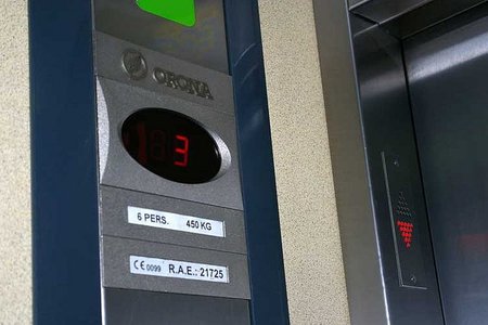 Ladrones de guante blanco en el sector de los ascensores