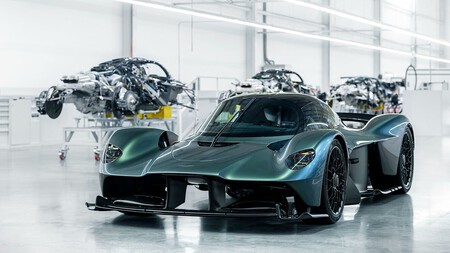 Aston Martin Valkyrie 2023