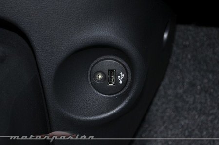 Nissan Micra CVT AUX-USB