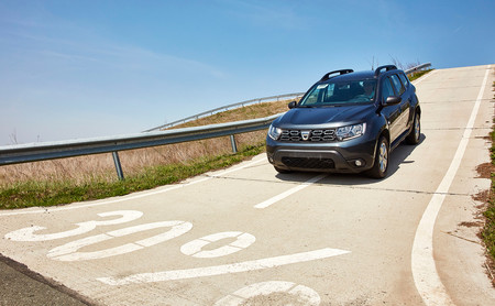 De los R8 comunistas al triunfo de los coches low cost. 50 años de Dacia y su modernización