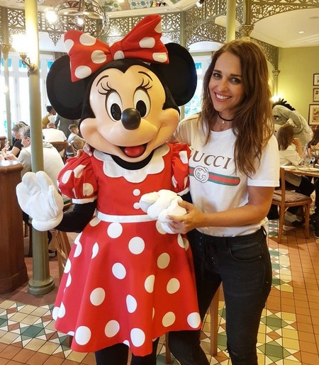 Paula Echevarría divirtiéndose con el Minnie Mouse y Melissa Jiménez despidiendo su soltería en Marruecos