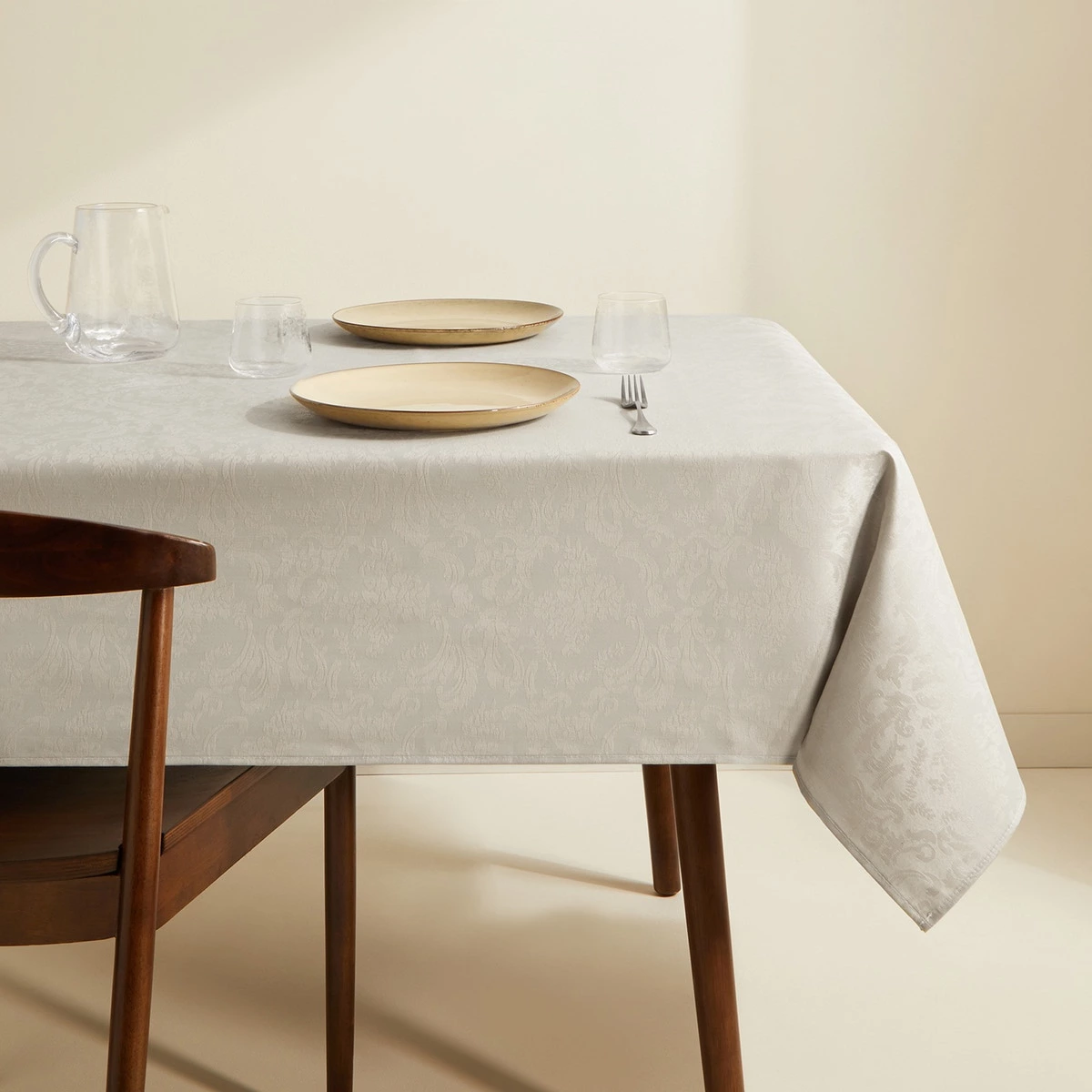 Mantel antimanchas resinado Ariadna El Corte Inglés.