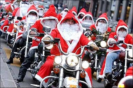 Oro, incienso y la lista de regalos moteros de Fausto