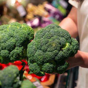 Las señales que indican que es mejor no comprar esa pieza de brócoli: se pondrá malo enseguida 