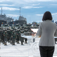 El mismo día que Estados Unidos mandó marines a Irán, Taiwán amaneció con un déjà vu: China lo rodeó con 26 aviones y 7 buques de guerra 