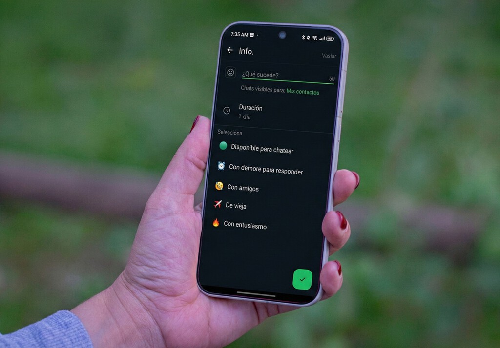 La línea entre WhatsApp y una red social sigue difuminándose: después de los Estados que nadie pidió, ahora nos pregunta '¿Qué sucede?' 