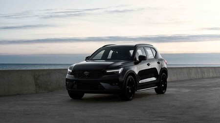 Volvo XC40 2025 Black Edition