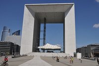 El Gran Arco de la Defensa (París), cerrado por problemas con los ascensores