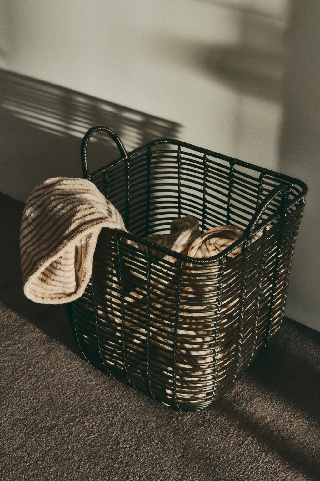 Cesta de rejilla grande