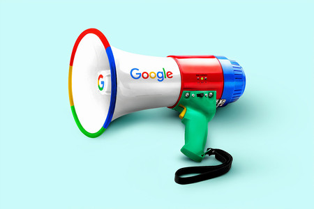 Google quiere que los dejes grabar tu voz cuando hablas con sus altavoces inteligentes o con el Asistente en Google Home