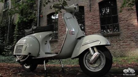 Una Vespa lleva a otra