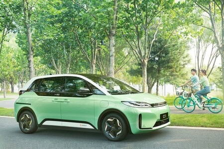 BYD D1, el nuevo contendiente chino que parece ser una mezcla entre un VW ID.3 y un Tesla