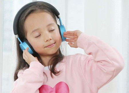 Este es PuroQuiet, el auricular que quiere proteger la salud auditiva de los niños limitando el volumen
