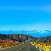 Carreteras que cargan coches eléctricos: Estados Unidos ya experimenta con el futuro de las infraestructuras 