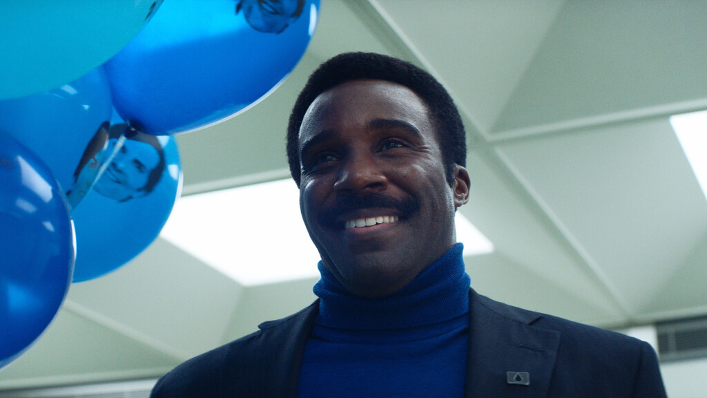Tramell Tillman hizo historia en los Emmy 2025 con su triunfo como mejor actor de reparto por 'Separación'