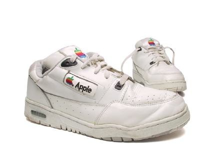 ¡Zapatillas Apple!