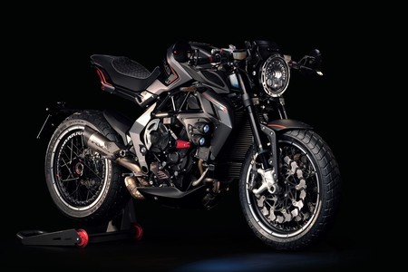 ¡Desvelada! Aquí tienes a la misteriosa MV Agusta RVS, una scrambler venida del futuro