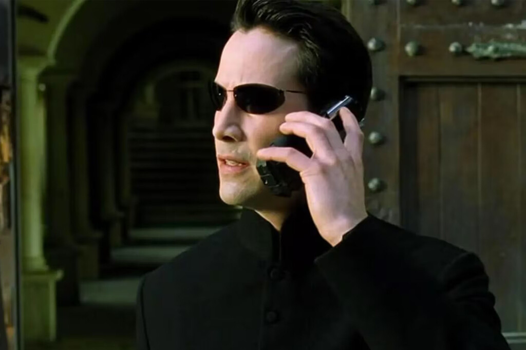 Corría el año 2003 y Nokia era la reina cuando Samsung consiguió colar un teléfono en Matrix: este era el móvil de Neo en Reloaded