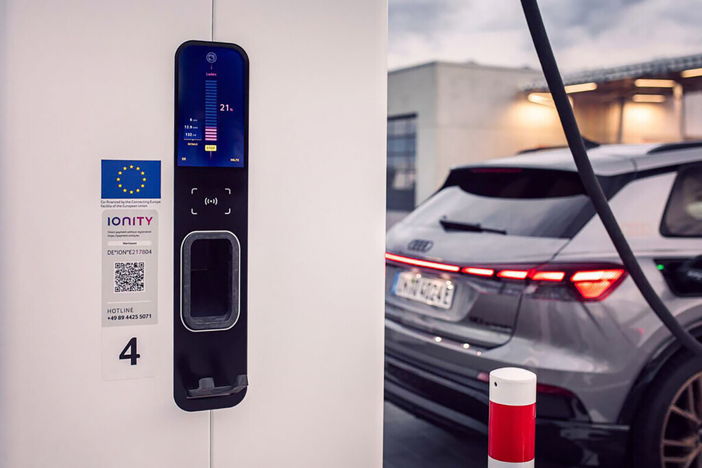 Europa va a claudicar y las marcas podrán seguir vendiendo coches de gasolina después de 2035. "Debemos mostrar flexibilidad"