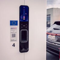 Europa va a claudicar y las marcas podrán seguir vendiendo coches de gasolina después de 2035. "Debemos mostrar flexibilidad"