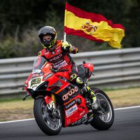 Álvaro Bautista volvió a pescar en la lucha de Razgatlioglu con Jonathan Rea para mantener vivo el sueño del WSBK 