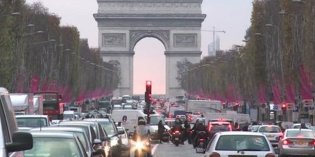 Autos diésel anteriores a 2006 ya no pueden circular por el centro de París