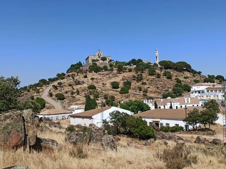 El Santuario De La La Virgen De La Cabeza Donde Pervive El Franquismo Un Rincon De Espana Para Entender Guerra Civil 90 Anos Despues Del Golpe De Estado De Franco