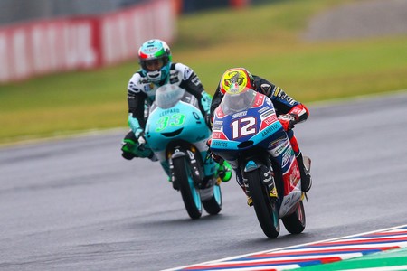 Primera victoria para Bezzecchi, Canet toma el liderato y Martín firma el desastre de Moto3 en Argentina