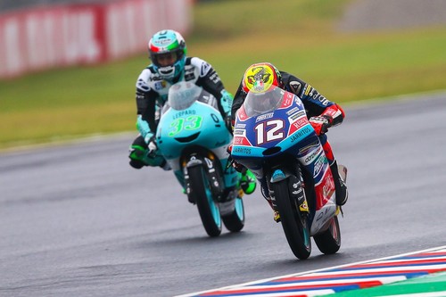 Primera victoria para Bezzecchi, Canet toma el liderato y Martín firma el desastre de Moto3 en Argentina
