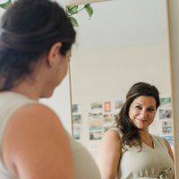 17 frases positivas para decirte frente al espejo y sentirte orgullosa de la madre que eres 