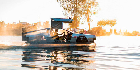 Este DeLorean te puede llevar “volando” sobre el agua ¡y está en venta!