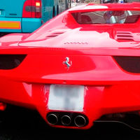 El misterioso caso del Ferrari 458 Italia que cruzó media Europa con una matrícula de papel