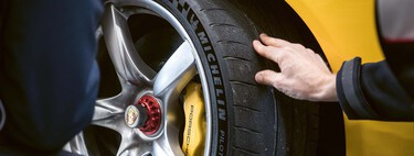 Porsche ha vuelto al circuito de Nürburgring con un coche de hace más de 20 años para reventar su récord anterior. Solo le ha cambiado los neumáticos