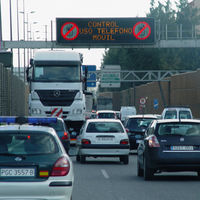 Esta aplicación para el móvil lee en voz alta los paneles de mensaje variable de las autopistas