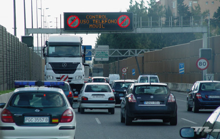 Esta aplicación para el móvil lee en voz alta los paneles de mensaje variable de las autopistas