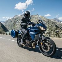 La Yamaha Tracer 700 GT llega en marzo con un precio de 8.999 euros, 700 euros más que la Tracer 700