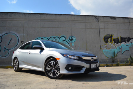 Probamos el Honda Civic, hace falta menos para triunfar
