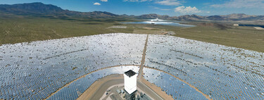 En 2014 se inauguró como la gran planta de energía solar térmica del mundo. 12 años después la quieren cerrar tras incinerar pájaros