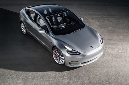 Los números de Tesla de 2017 no son buenos, mientras la competencia se pone las pilas