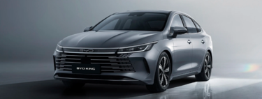 El BYD King ya tiene precio en México: un híbrido enchufable que pisa el terreno de Jetta y Prius