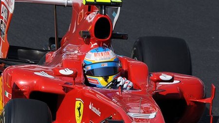 GP de Gran Bretaña 2010: Fernando Alonso tercero, detrás de dos estratosféricos Red Bull
