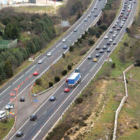 Cómo evitar atascos y multas de la DGT si viajas en coche esta Semana Santa
