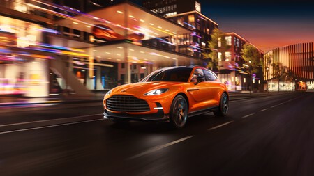 Aston Martin DBX707 4